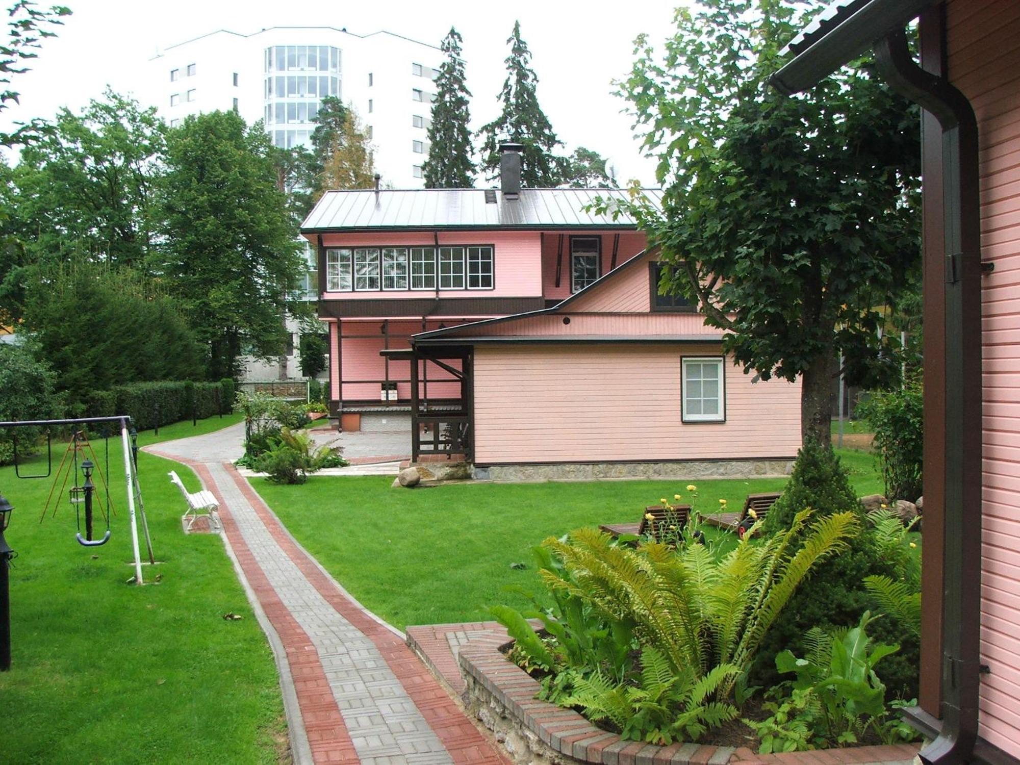 Pansionaat Valentina Hotel นาร์วา-โยเอซู ภายนอก รูปภาพ