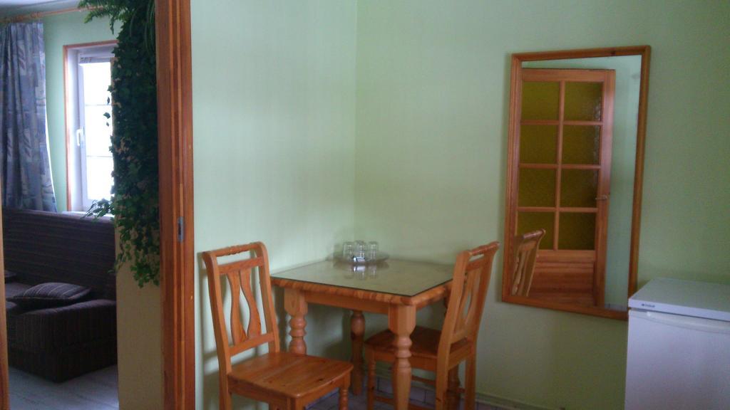Pansionaat Valentina Hotel นาร์วา-โยเอซู ภายนอก รูปภาพ